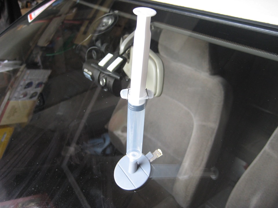 Заделка сколов на лобовом стекле — Mitsubishi Lancer IV, 1,6 л, 1993 ...