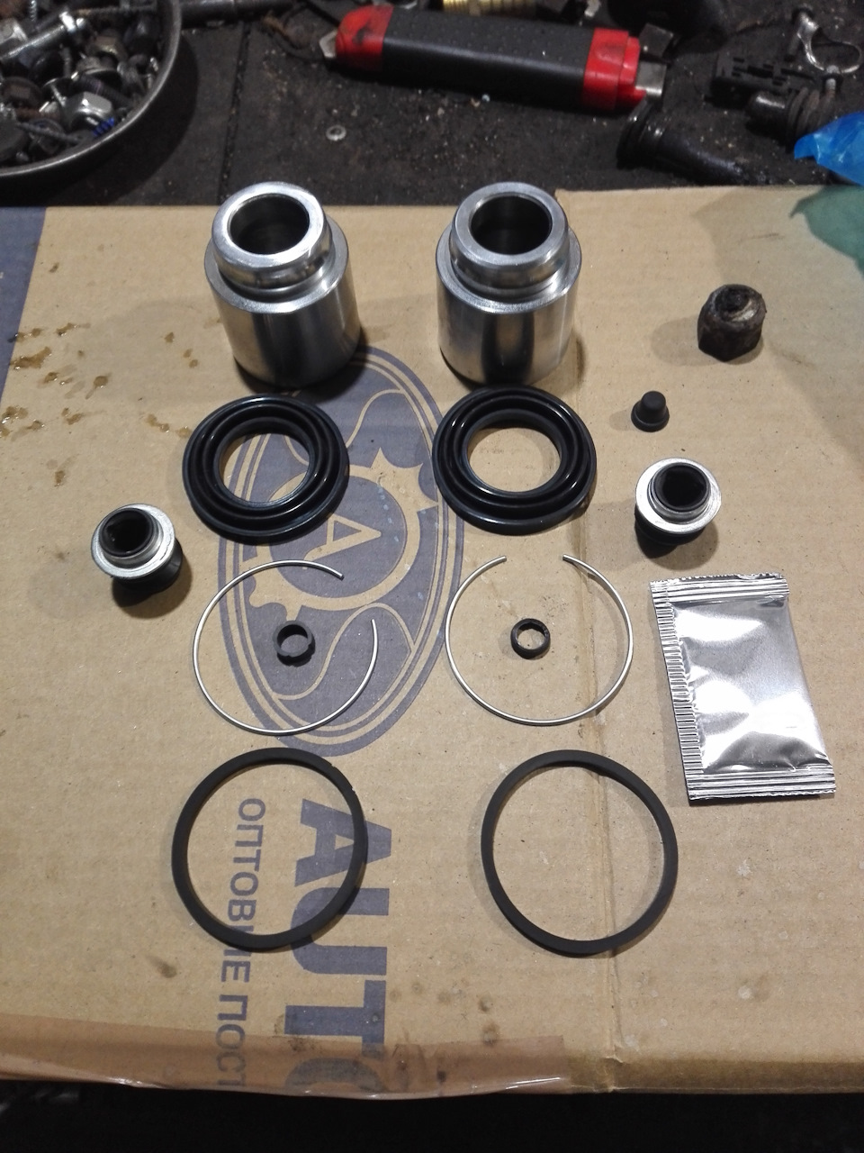 Подклинивание ПЛ суппорта — Lexus GS (JZS160), 3 л, 1999 года | своими ...