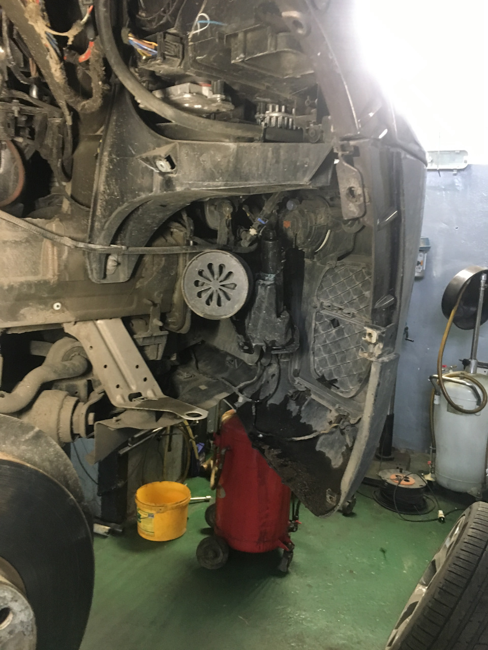 Машина стала писаться… — BMW X5 (E70), 3 л, 2013 года | поломка | DRIVE2