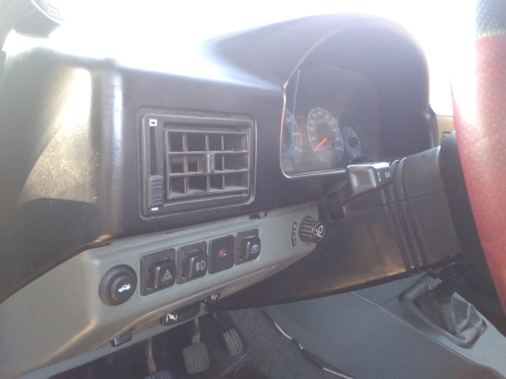 Пересвет приборки ваз 2108. Панель управления иж ода 2126. Кнопки иж ода. Птф на иж 2126. Кнопки на панели иж ода 2126.