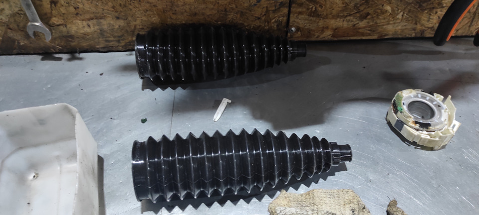 порвался пыльник на рейке — Toyota Corolla (120), 1,6 л, 2004 года ...