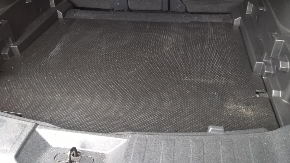 Пластиковая полка над докаткой — Nissan X-Trail III (t32)