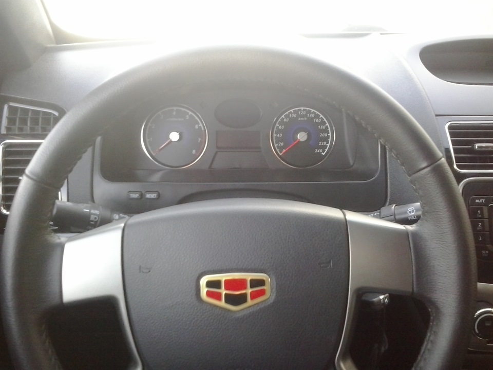 Щетки стеклоочистителей! — Geely Emgrand EC7 FE-1, 1,5 л, 2013 года ...