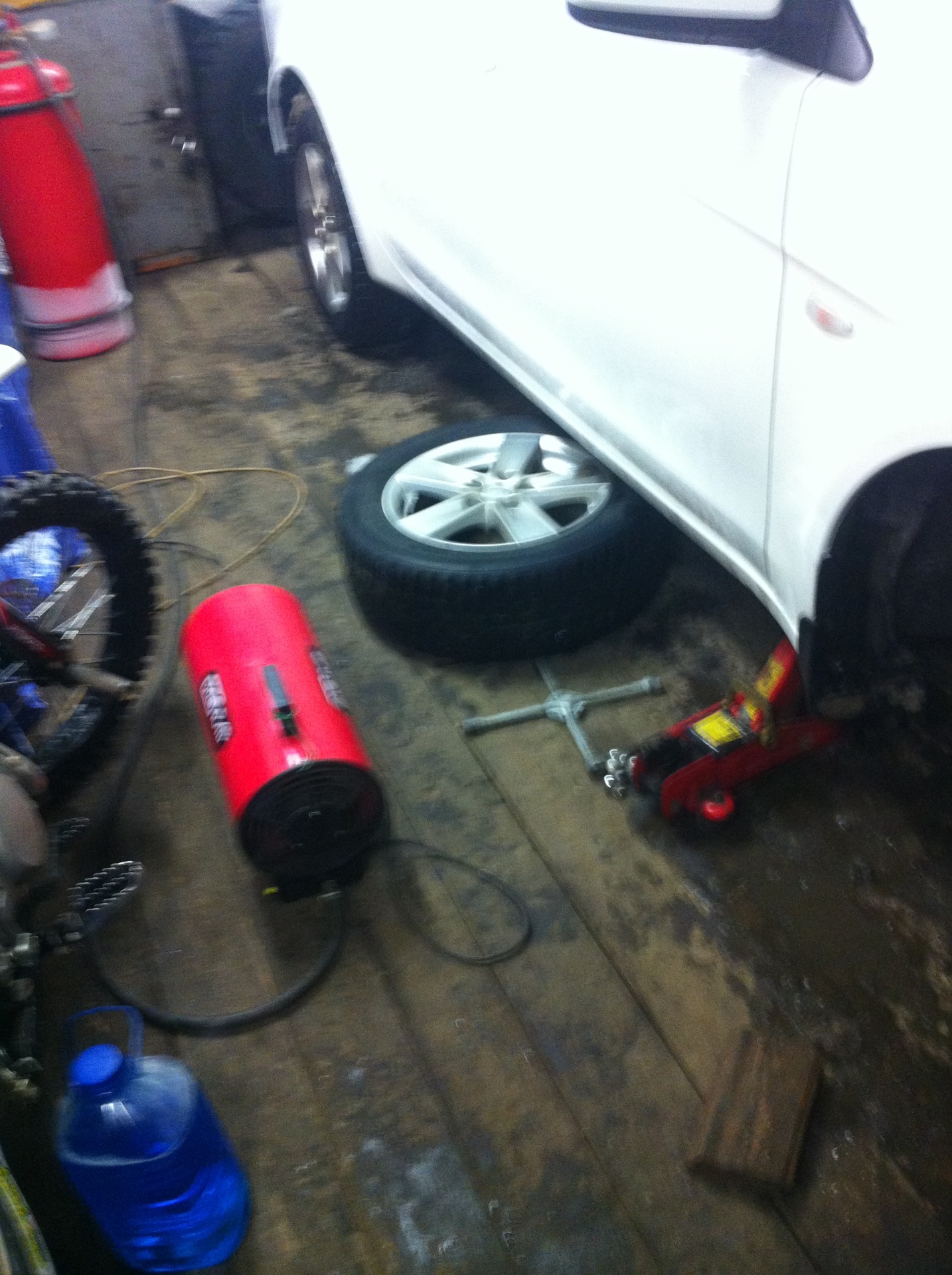 Замерз бачек, а вместе с ним и моторчик омывателя( — Mitsubishi Lancer ...