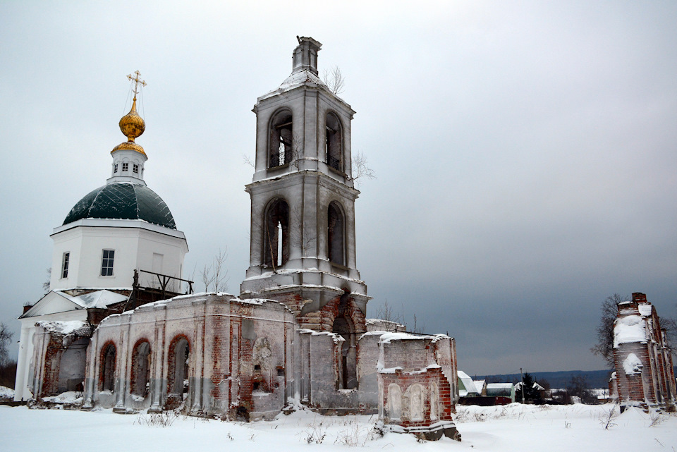 заброшенная церковь троицы живоначальной. Смотреть фото заброшенная церковь троицы живоначальной. Смотреть картинку заброшенная церковь троицы живоначальной. Картинка про заброшенная церковь троицы живоначальной. Фото заброшенная церковь троицы живоначальной