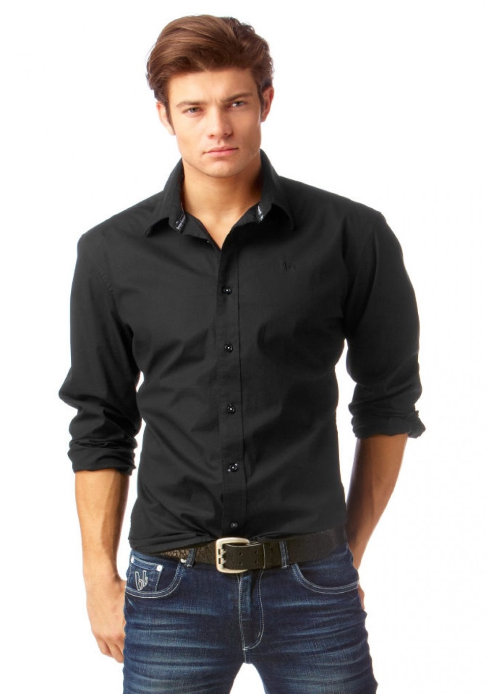 Черная рубашка мужчины