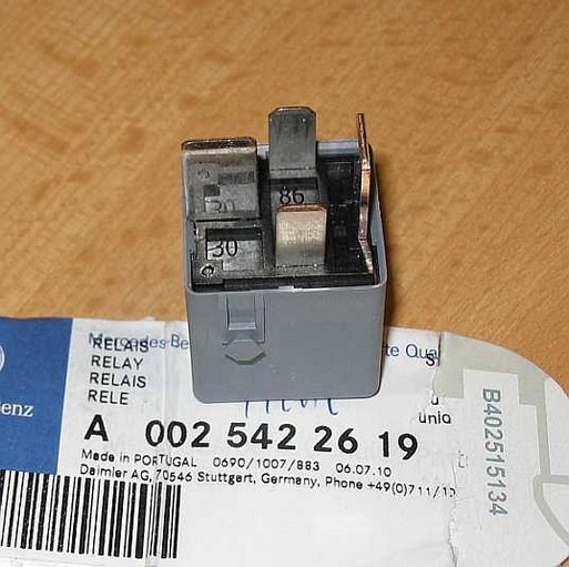 реле hella 4ra007791011. реле стартера мерседес. втягивающее реле стартера мерседес актрос. реле стартера 642 мерседес. реле стартера w124.