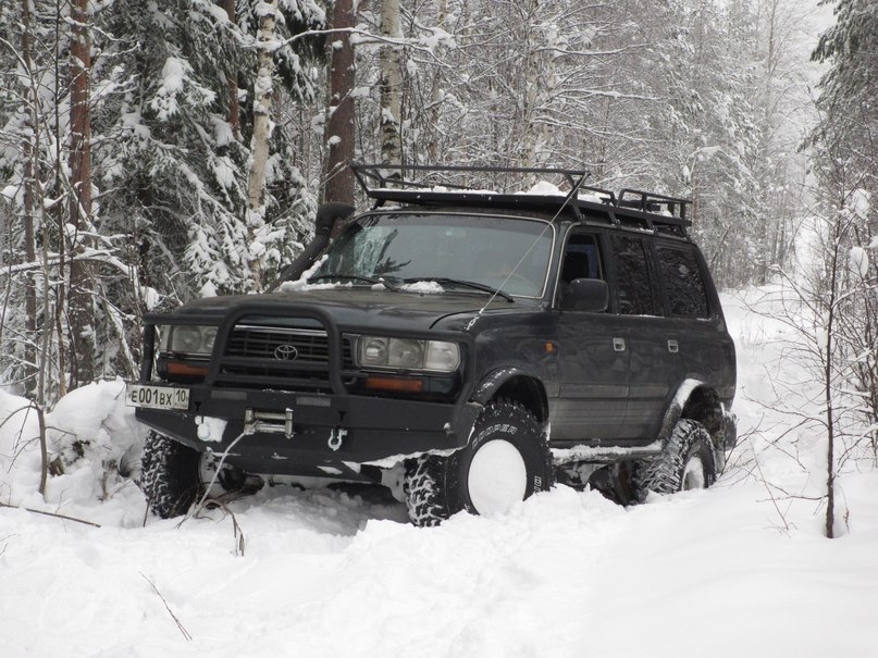 Вот что бывает, когда в багажнике нет ни домкрата, ни балонника ...