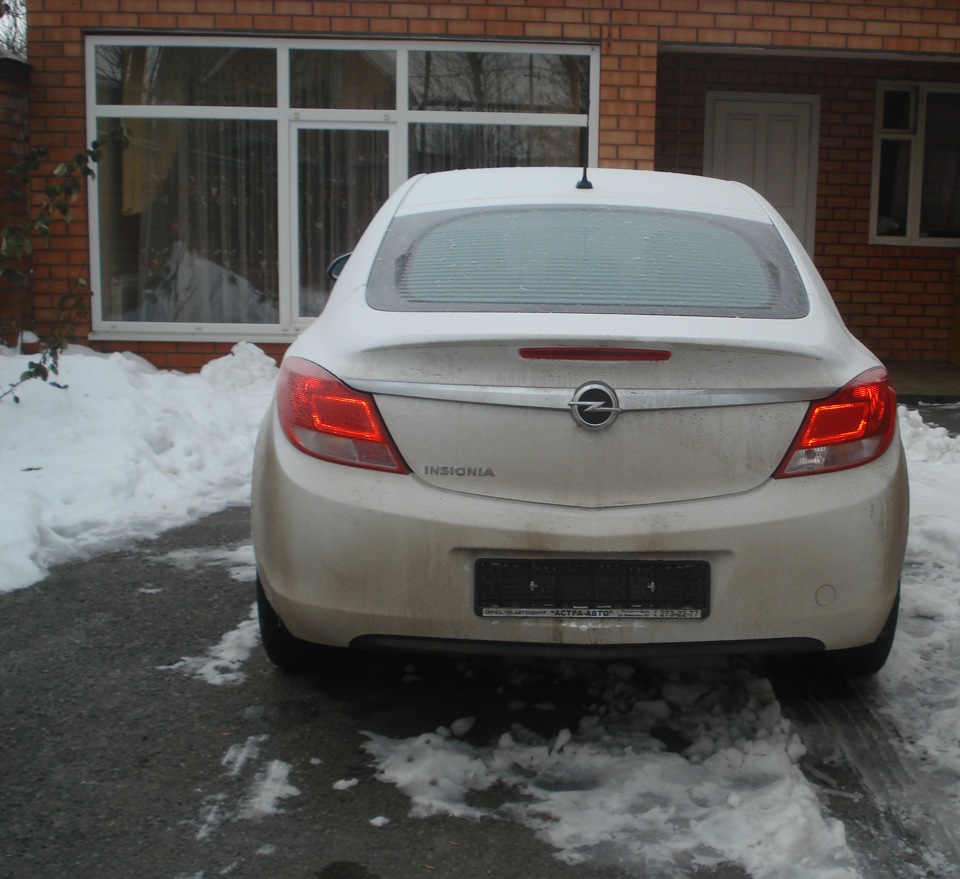 Ну вот первые фоточки. не ругайте что машина грязная. — Opel Insignia  Hatchback, 1,8 л, 2012 года | фотография | DRIVE2