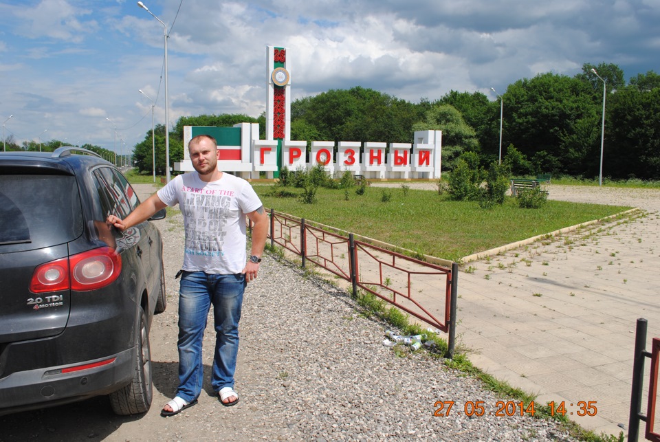 На въезде в Грозный — Volkswagen Tiguan (1G)