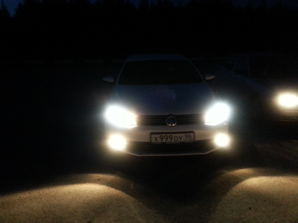 лампа ближнего света mitsubishi lancer 9. фишка лампы головного света киа рио 3. замена головного освещения. Philips лампочки для поло синий свет. замена головного освещения.