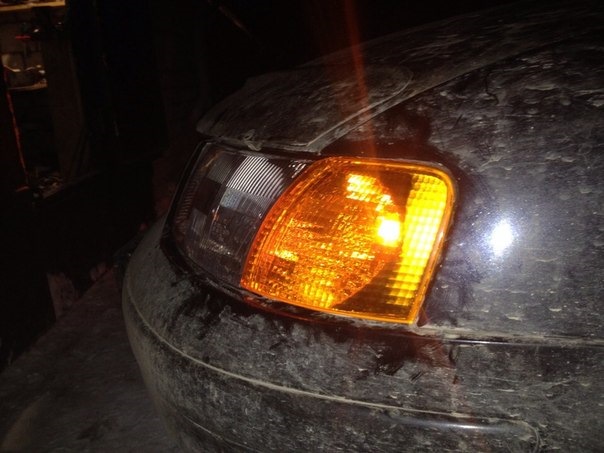 Отражатель поворотника приора. Сломанный поворотник. Крайслер пт крузер двигатель 2. Сломались поворотники. Сломать поворотники.