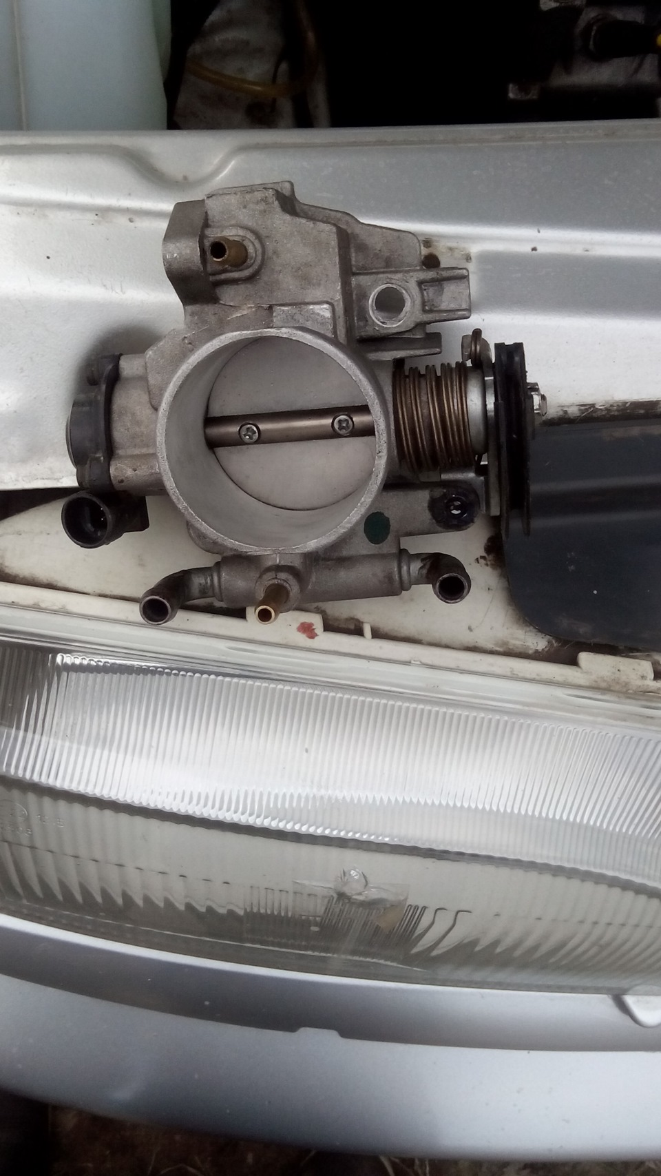 чистка дроселя и датчика ХХ — Lada 2115, 1,5 л, 2004 года | своими ...