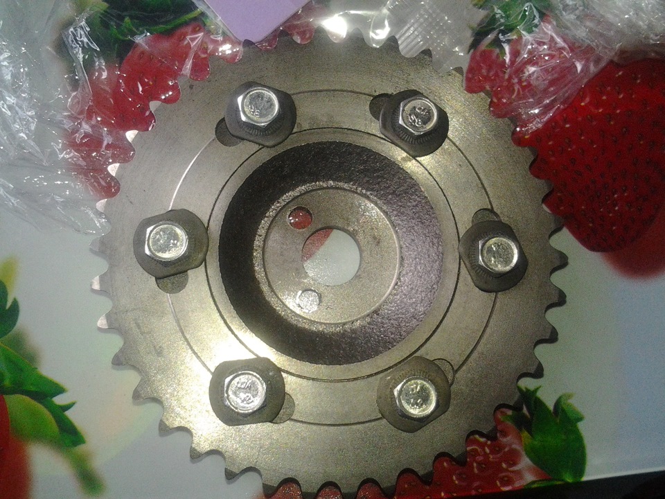 Поставил разрезную шестерню РВ, отрегулировал клапана. — Lada 21073, 1 ...