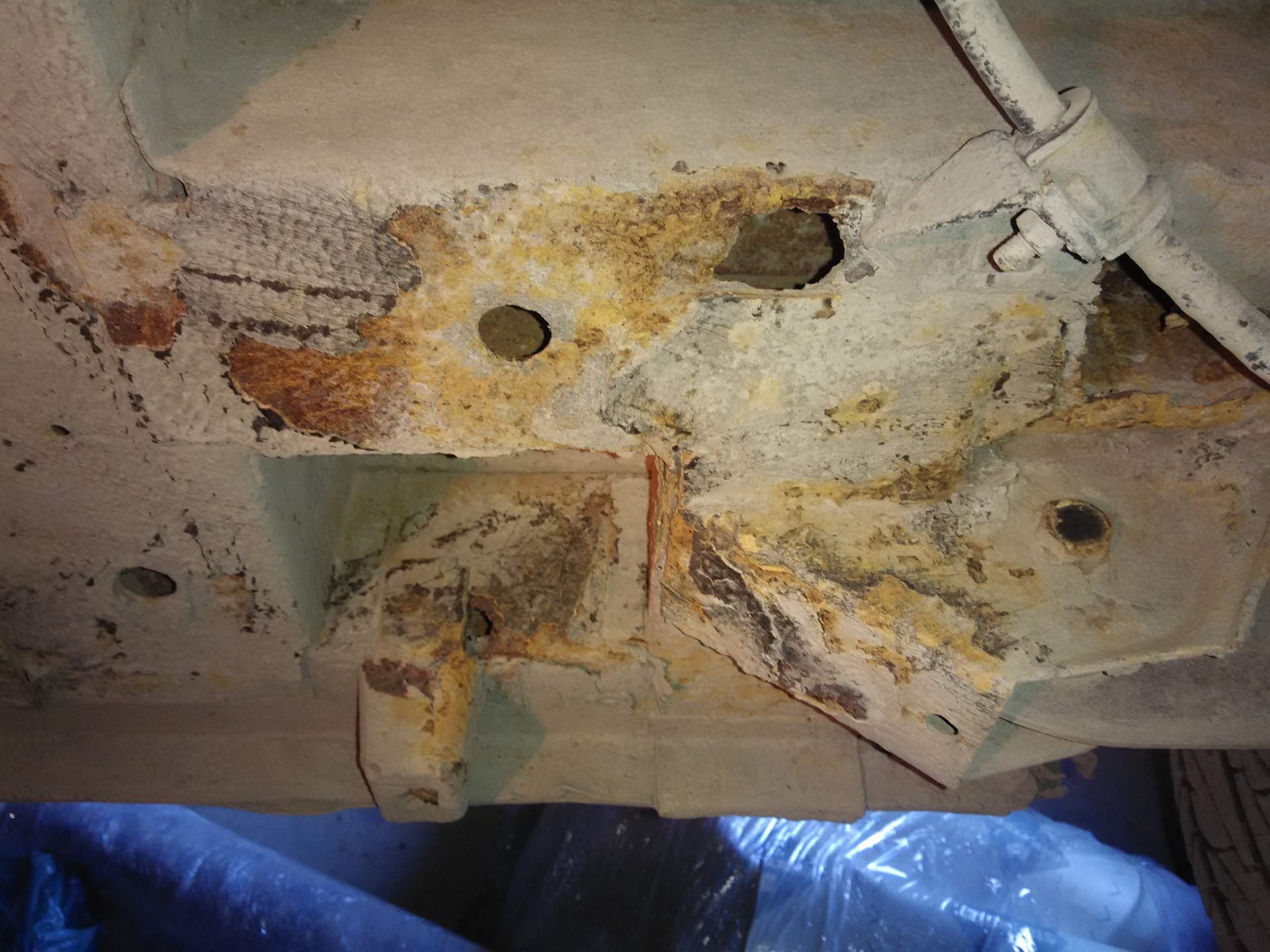 форд фокус 1 гнилые лонжероны. гнилые лонжероны ваз 2109. лонжероны арка rav4 2000-2005. перевариваем гнилые лонжероны митсубиси делика. передние лонжероны ваз 2115.