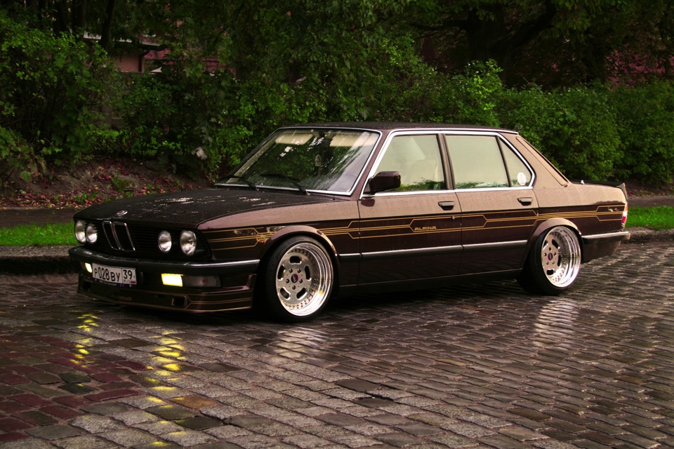 BMW e28 Black