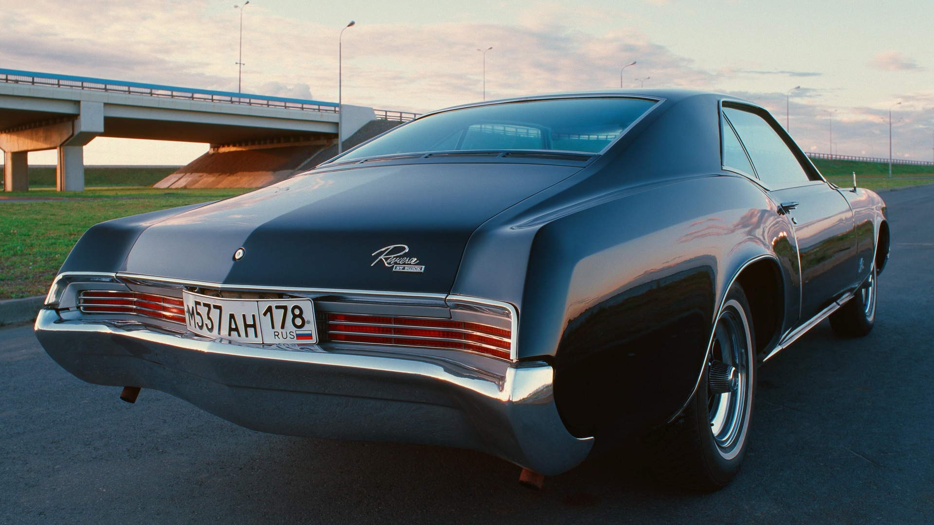 Buick Riviera 1966 Brochures