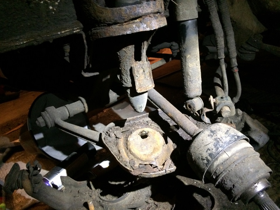 Работы ч.4 "Шумка потолка, разбор подвески". — Lada 4x4 3D, 1,7 л, 1996 ...