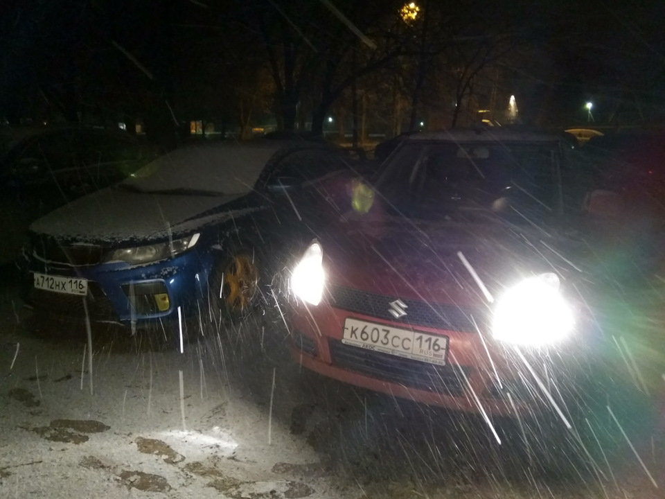 Между тем снег только начал идти — Suzuki Swift (2G)