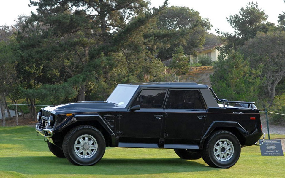 Внедорожник Lamborghini lm2