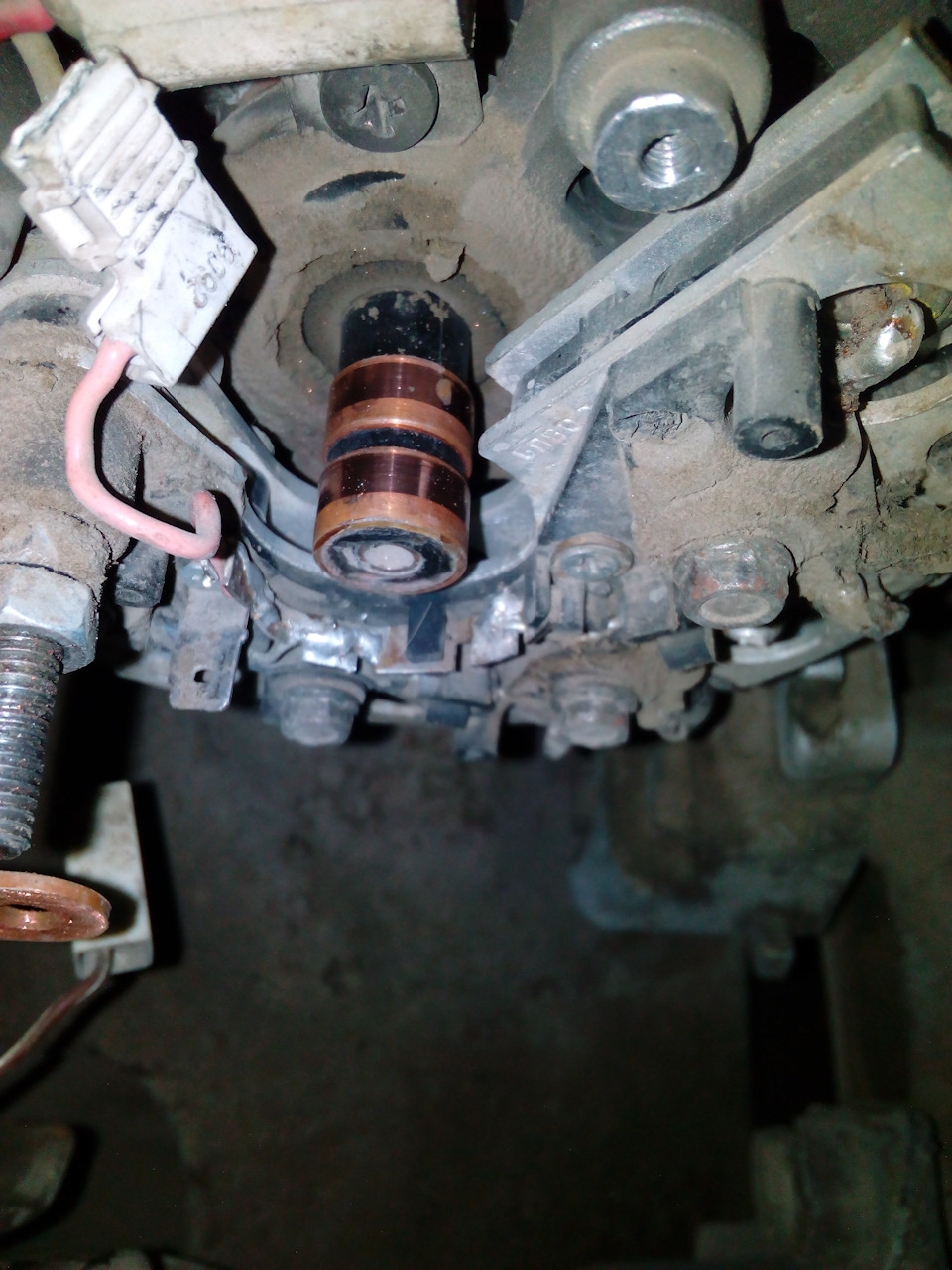 Регулятор напряжения ВТН 9111.3702 — Lada 2114, 1,6 л, 2008 года ...