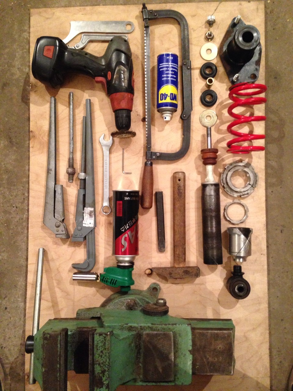 Как открутить прикипевшую гайку. — Toyota E120, 1,8 л, 2001 года ...