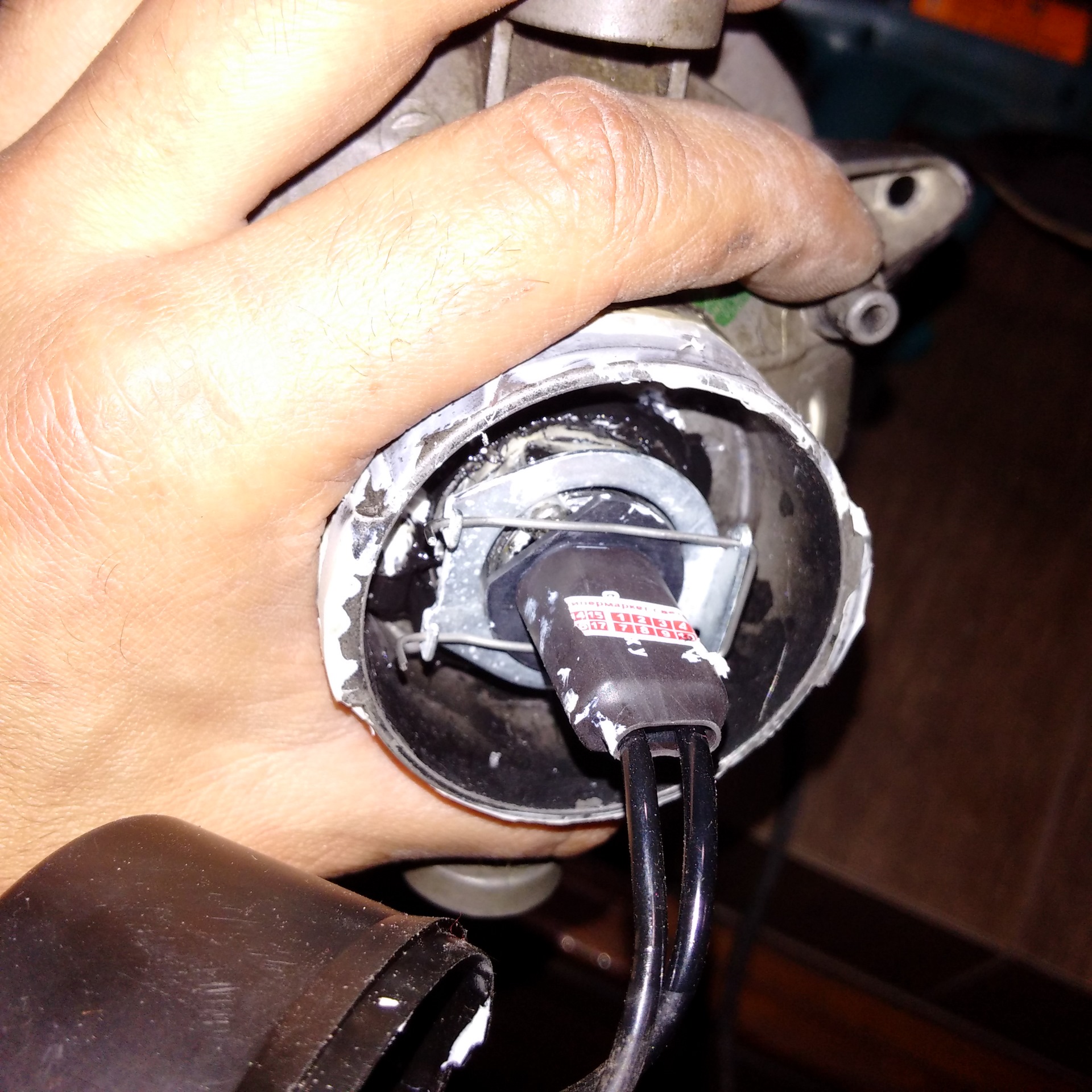 Билинза на ваз 2114. Линзы ксенон h1. Свет светодиодных фар. H4 ксенон дальний ближний. Какие лампы ставят в линзы.