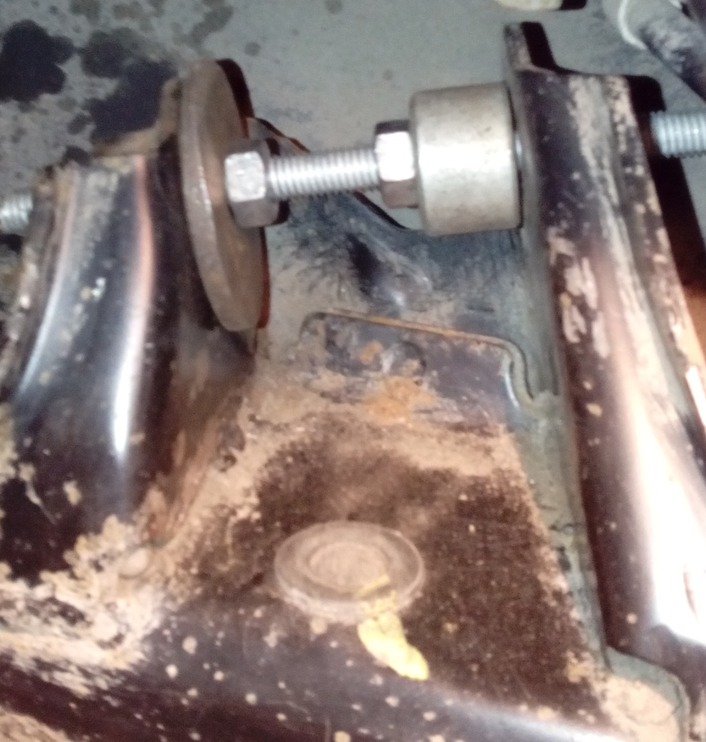 Пора заменить Сайлентблоки [задние верхние рычаги] — Honda Avancier, 2 ...