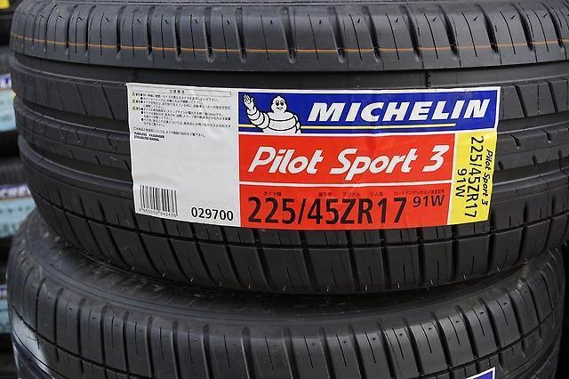 Michelin pilot sport r16. Michelin Pilot Sport 3 Treadwear. Мишлен пилот спорт r19 255 45. Мишлен пилот спорт 3 225/45/18. Michelin Pilot Sport 4 r18.