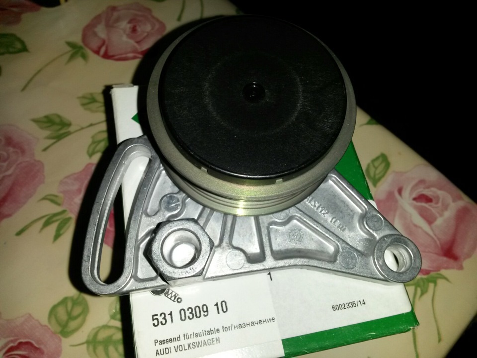 #38 Ролик кондёра и ремень помпы — Volkswagen Passat B5, 1,8 л, 1997 ...