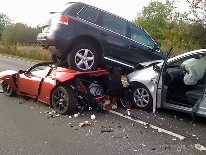 И все таки Туарег круче Феррари! :)) — Volkswagen Touareg (1G), 1 л ...