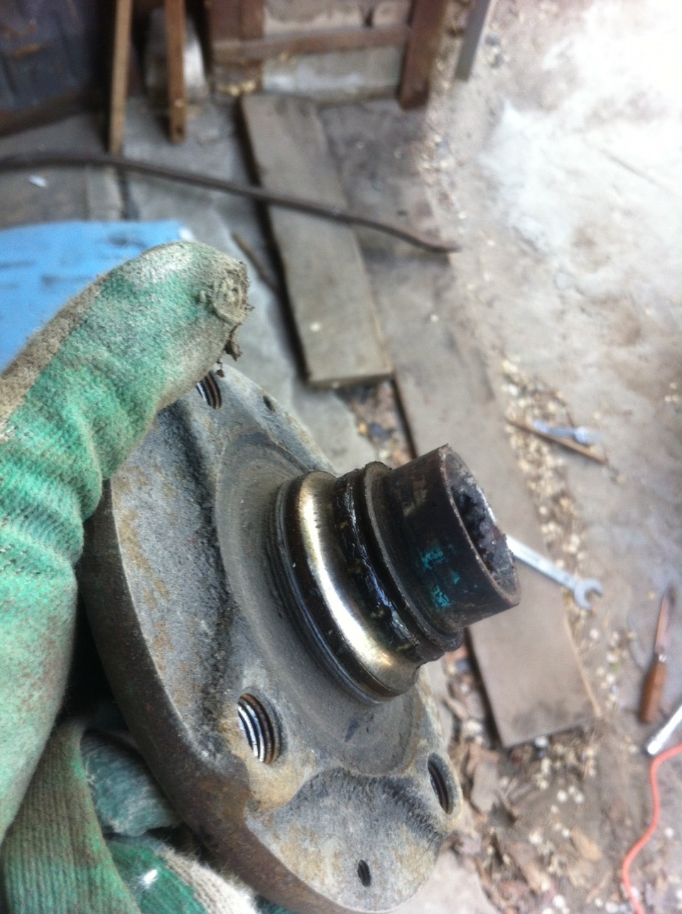 Замена левого ступичного подшипника + переборка внутреннего шруса ...