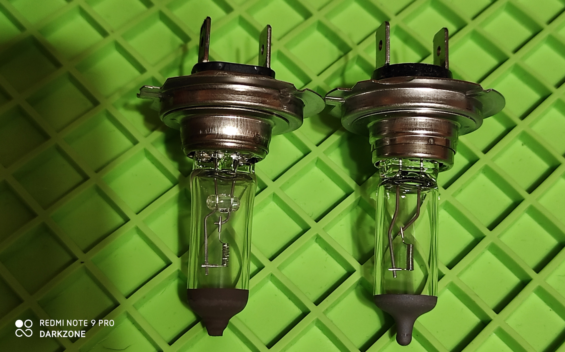 Замена ламп ближнего света H7 на новые Osram Н18 в mk4. — Volkswagen ...