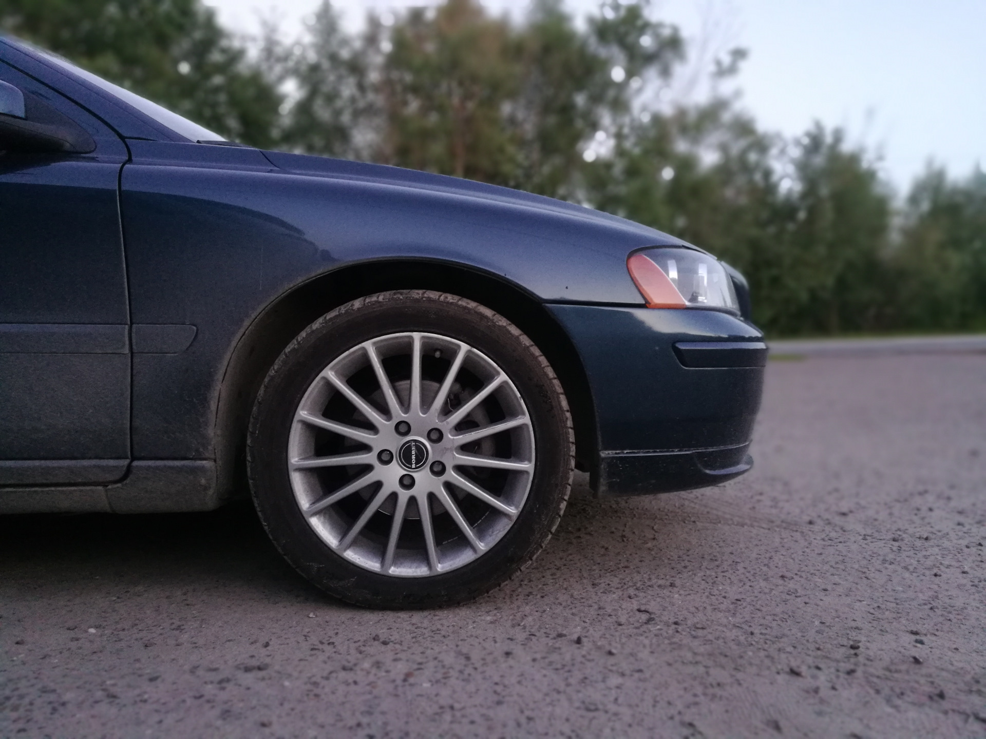 Колеса volvo s60. Volvo s60 r17. Вольво s40 на резине 225/45 r17. Шины Вольво s80. Volvo s60 диски r17.