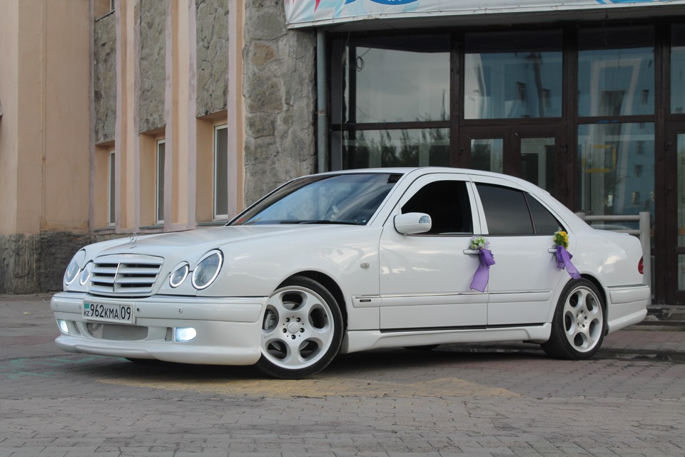 Мерседес 210 AMG белый