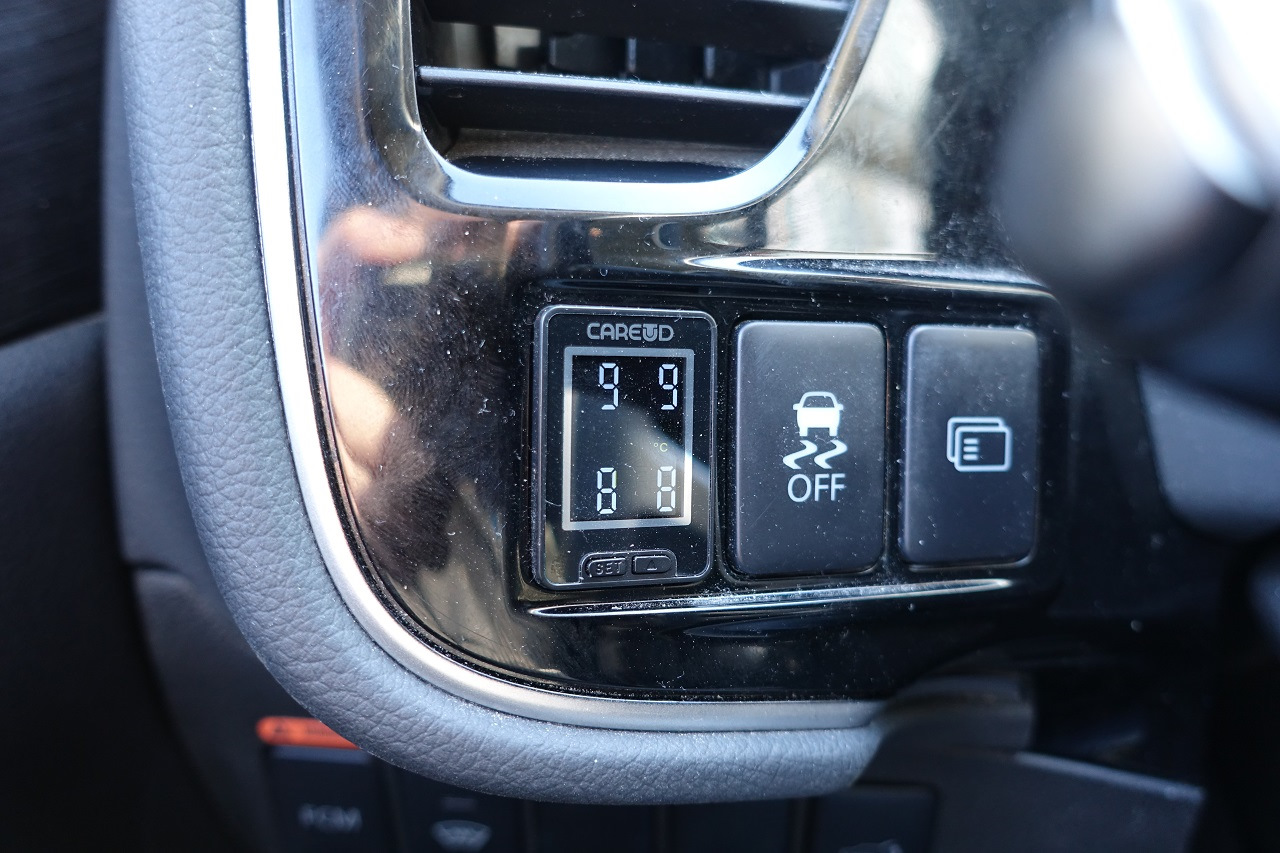 Кнопка outlander 3. Кнопки Митсубиси Аутлендер 3. ASC off Mitsubishi Outlander. Mitsubishi TPMS. TPMS Mitsubishi Outlander 2020.