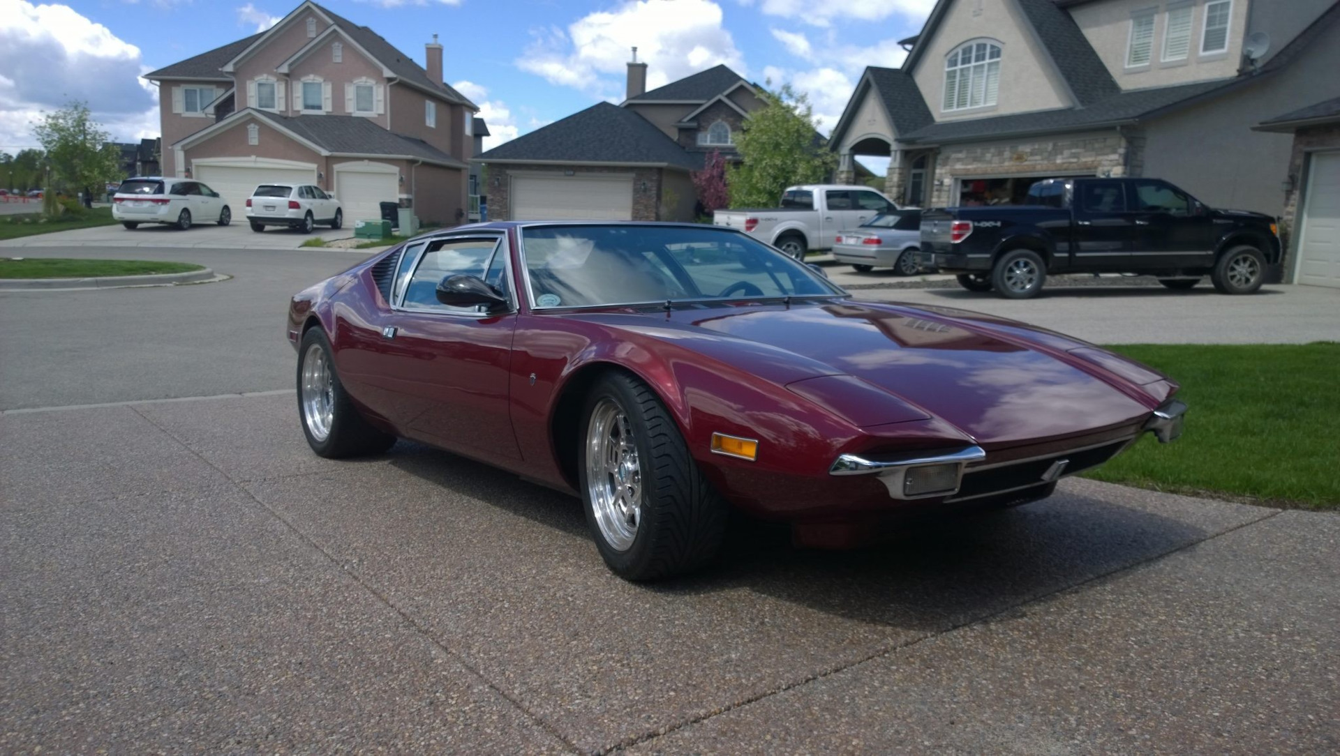 Римейк а 102 de Tomaso Pantera