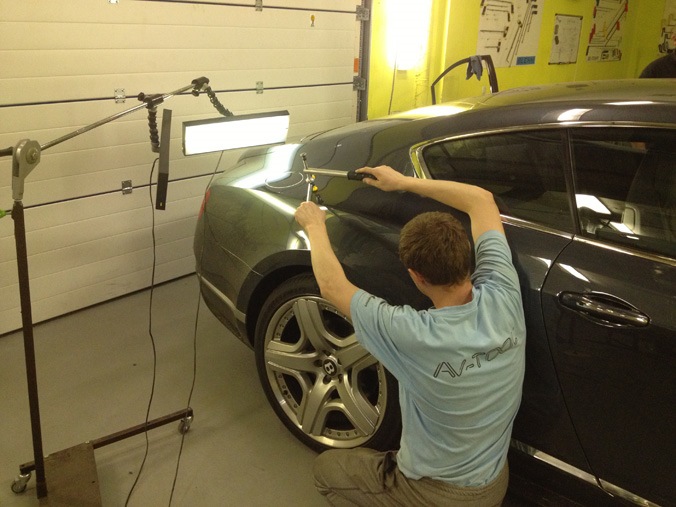 Рабочие будни компании AV-Masters по удалению вмятин без покраски. — AV ...