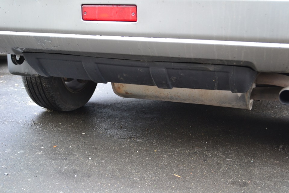 Накладка заднего бампера — Nissan X-Trail I (t30), 2,5 л, 2004 года ...