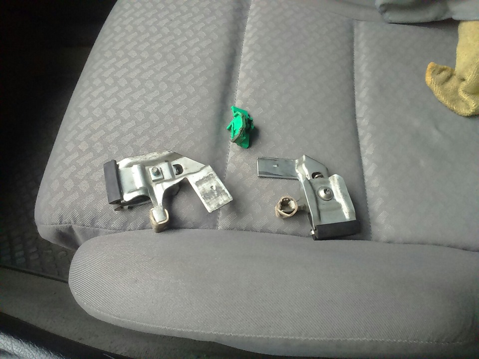 Сломался стеклоподъемник( фото — Audi A4 (B5), 1,6 л, 1996 года ...