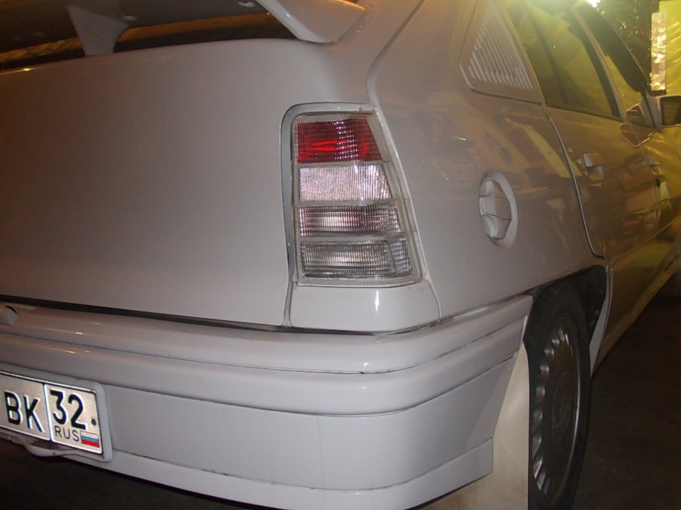 фонари и на машине, фронт пока в упаковке — Opel Kadett E, 2 л, 1985 ...