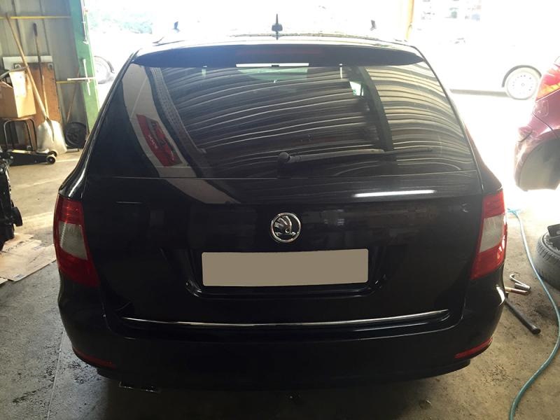 OEM under rear trunk lid Chrome — Skoda Superb Combi (Mk2), 2 л, 2010 ...