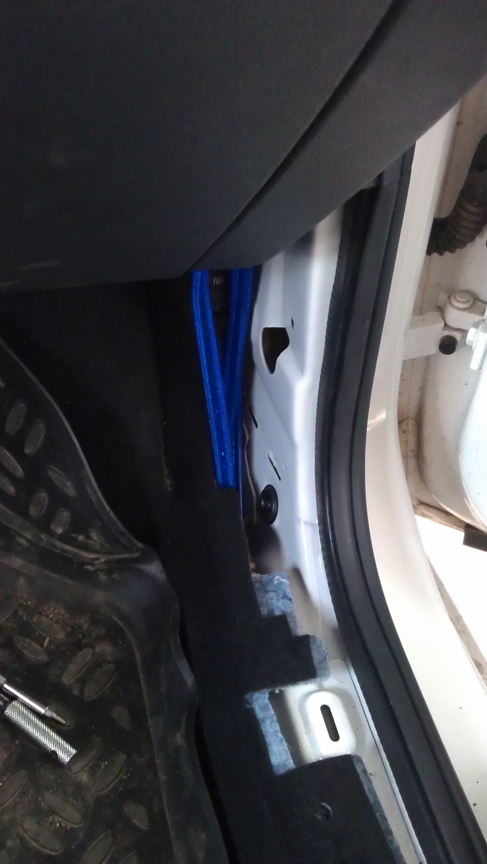 Сила + межблоки — Volkswagen Jetta VI, 1,4 л, 2011 года | автозвук | DRIVE2