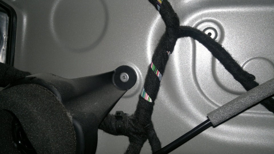 дребезг в двери — Volvo XC90 (1G), 2,5 л, 2006 года | своими руками ...