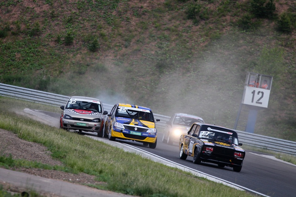 Русские гонки 12. Занимать первую место в гонках. Russian Racing Championship. М1 спорт. Драйв гонки машин видео.