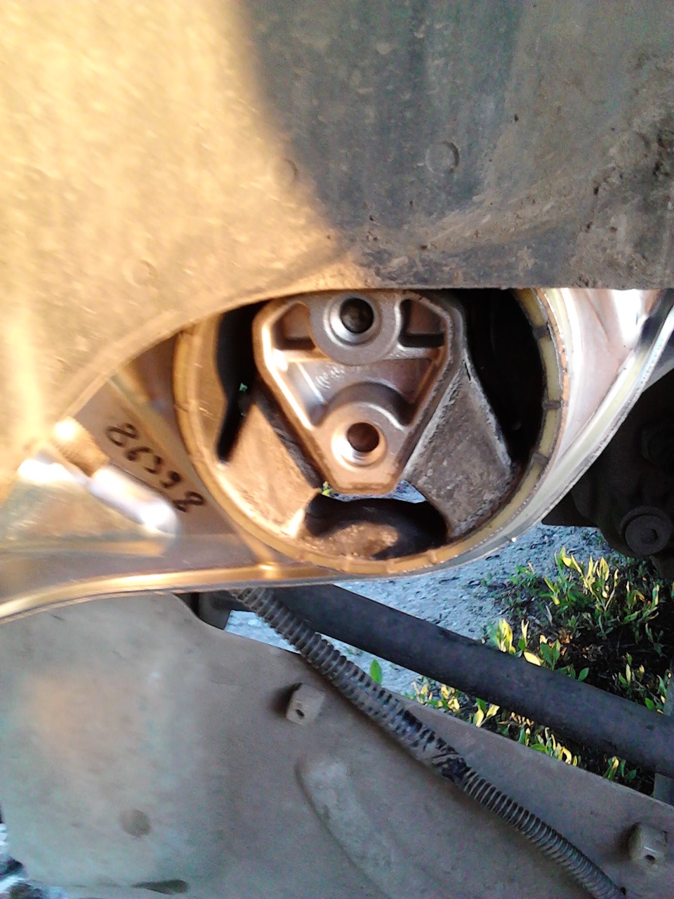 Замена подушек двигателя на пробеге в 71000км - Lada Калина хэтчбек, 1,6 л, 2012