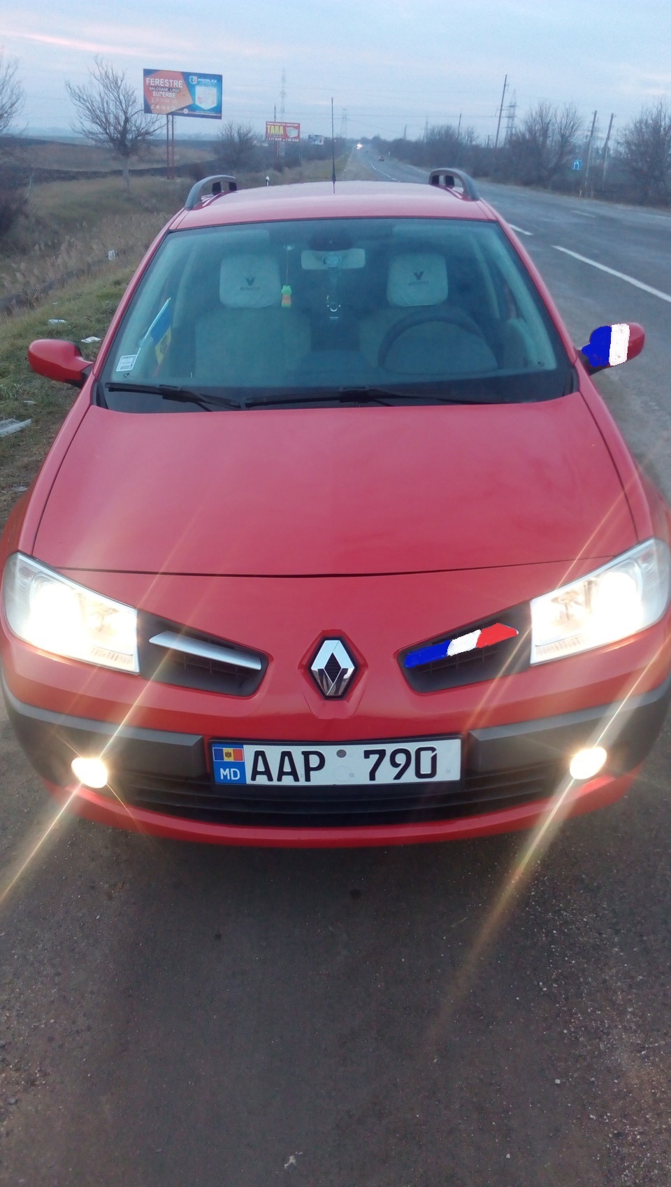 Ноздря и зеркало в Французкий флаг.Ваше мнение ? — Renault Megane II, 1,6  л, 2006 года | тюнинг | DRIVE2