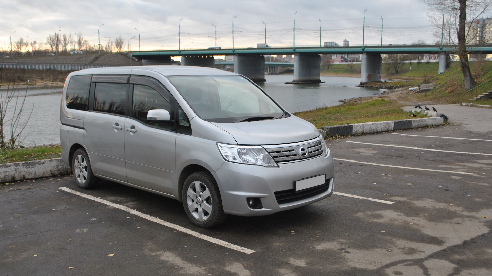 Nissan serena 25 кузов. Ниссан Серена с25. Ниссан Серена с25 серый. Ниссан Серена с25 2007.