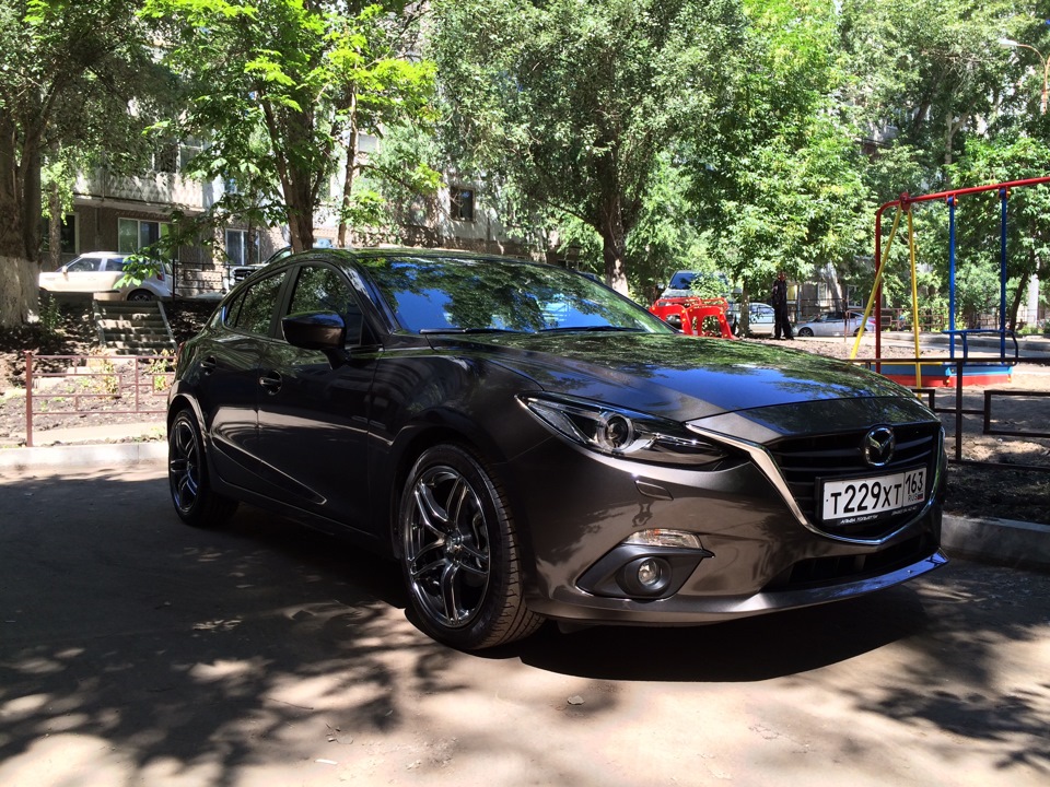 Купить б/у Mazda 3 III (BM) 2.0 AT (150 л.с.) бензин автомат в Москве: серый Маз