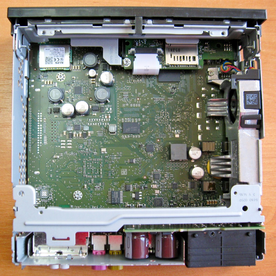 Общий вид. Без CD-привода пусто совсем… — Skoda Octavia A7 Mk3